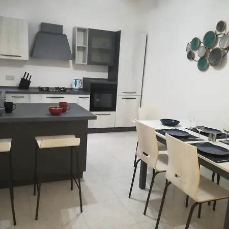 Apartment Beachside Court Pembroke